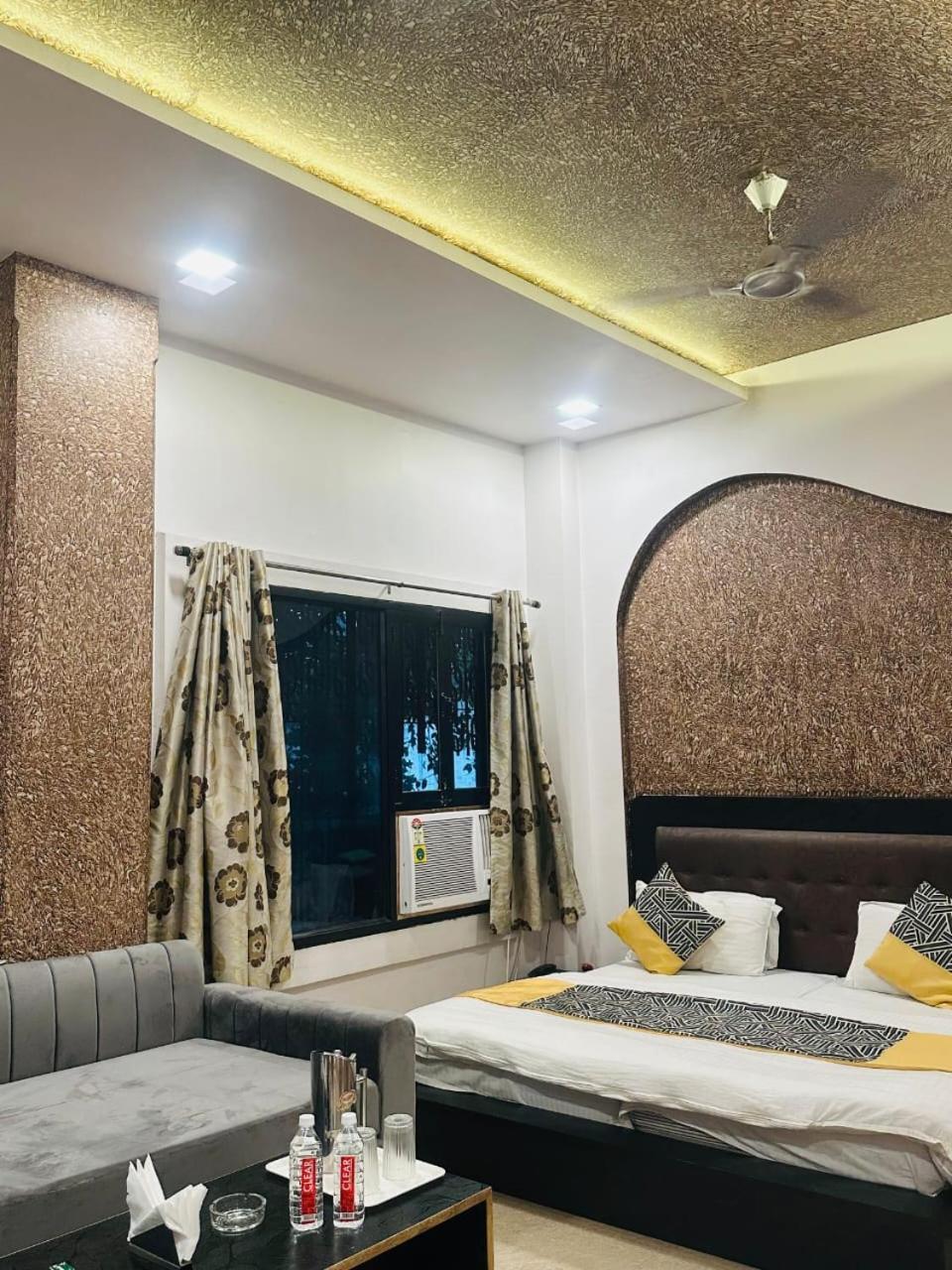 Hotel Deva Inn Varanasi Exterior foto